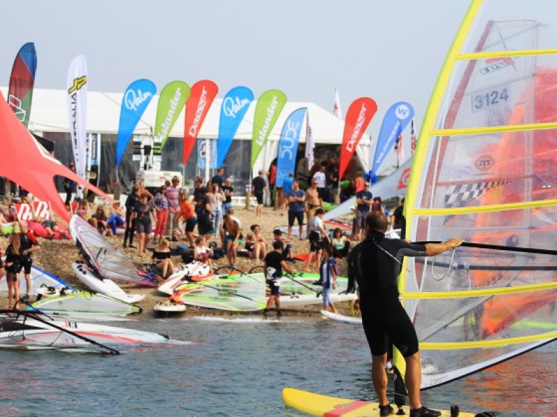 Beach Crowd2
