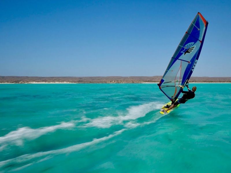 GREAT BARRIER REEF WINDSURFING EZZY TAKA