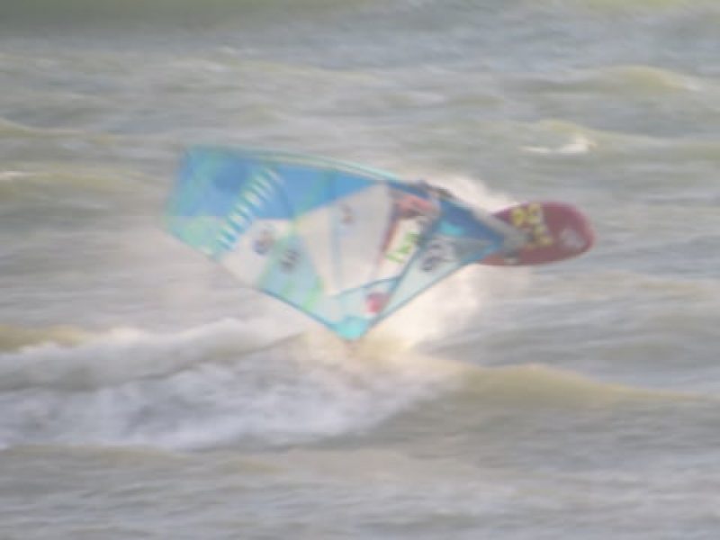 LUCAS MELDRUM AUTUMN WINDSURFING AT HOVE, UK