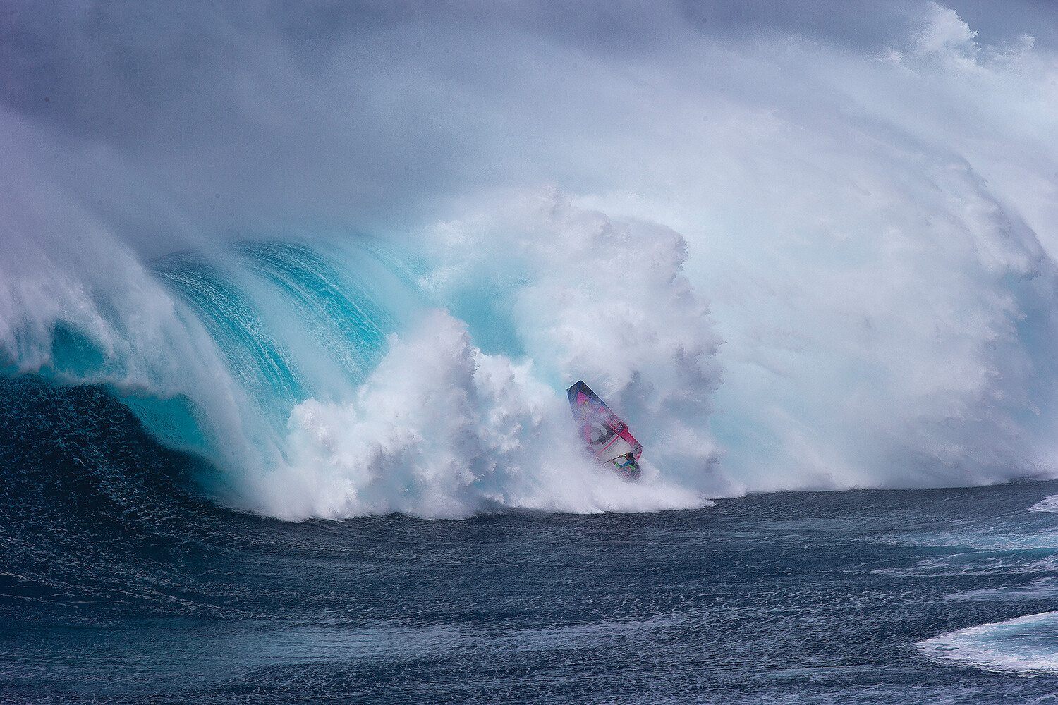 Windsurf Magazine JAWS LAST OF THE WINTER SWELLS Windsurf Magazine