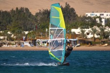 Simmer V-Max 7.9m 2014 Featured