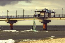 4-Miedzyzdroje-lody and gofry on the pier while Phil windsurfs