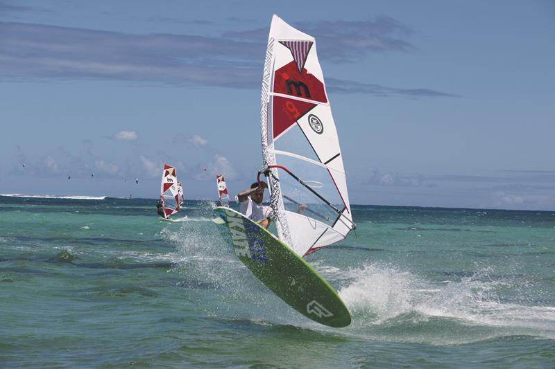 44_Mauritius_windsurfing_centre_club_mistral_action_1_800x533