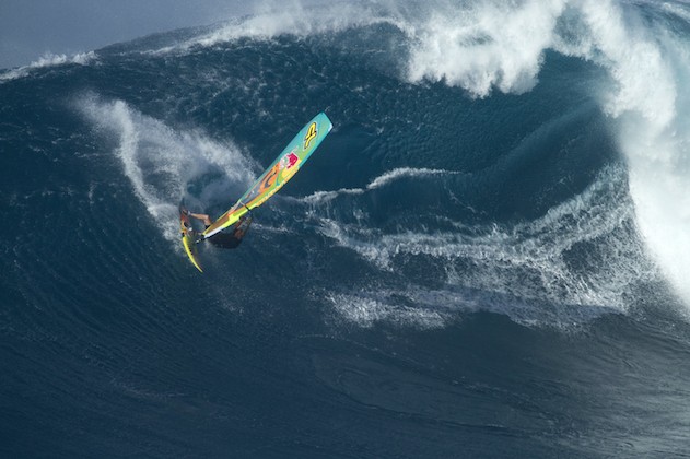 Jason Polakow performs in Peahi, Hawaii on 4 January, 2016  // Erik Aeder/Red Bull Content Pool // P-20160629-00267 // Usage for editorial use only // Please go to www.redbullcontentpool.com for further information. //