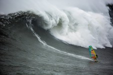 Jason Polakow windsurfs huge Nazare, Portugal on Februar 02, 2016