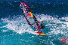 LENA ERDIL MAUI WAVES FRIENDS FUN
