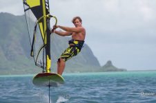 ROBBY NAISH & KAI LENNY ON FOILING