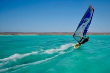 GREAT BARRIER REEF WINDSURFING EZZY TAKA