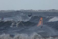 WINDSURFING STORM SWELL IJMUIDEN