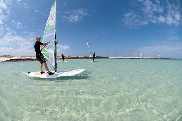 flag beach fuerteventura 681px