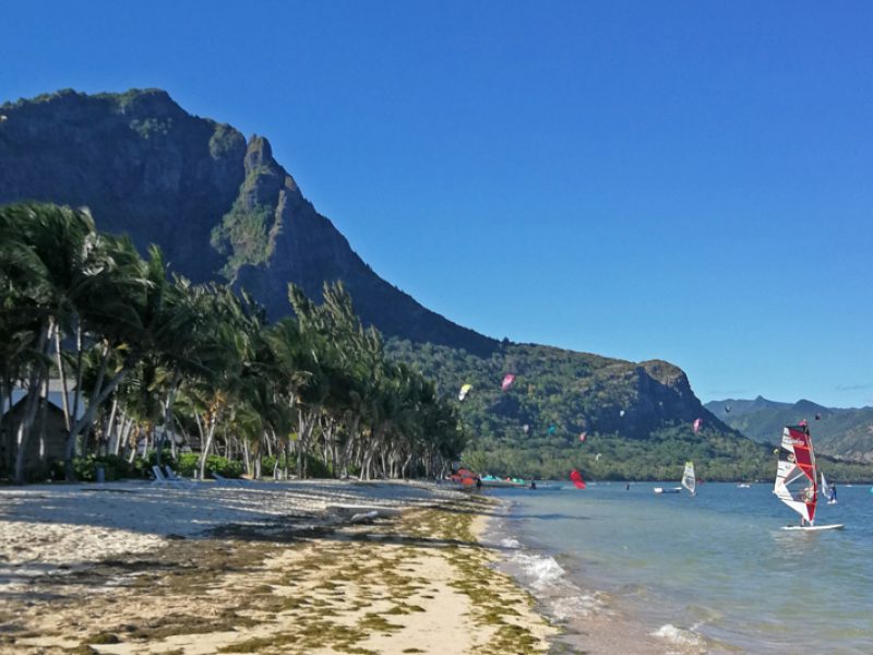 le-morne-mountain-windsurfing