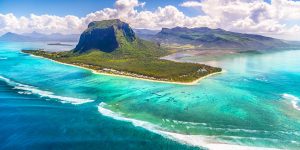 1_Mauritius_windsurf_kitesurf_holiday_le_morne_brabant_aerial