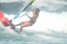 HOW TO GET THROUGH SURF IN LIGHT WINDS