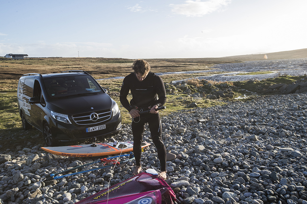 Dare The World - Leon Jamaer auf der Insel Lewis, Schottland.