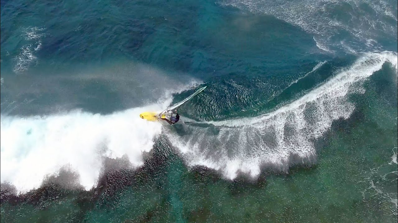 Windsurf MagazineWINDSURFING ACTION NORTH SHORE MAUI