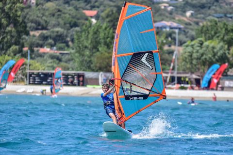 Leo windsurfing - Photo PROtography 2020