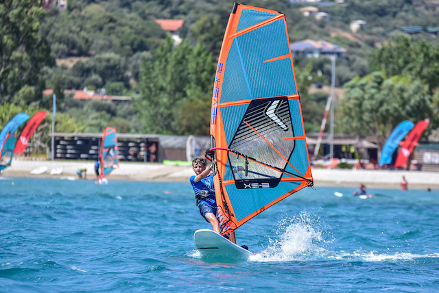 Leo windsurfing -  Photo PROtography 2020