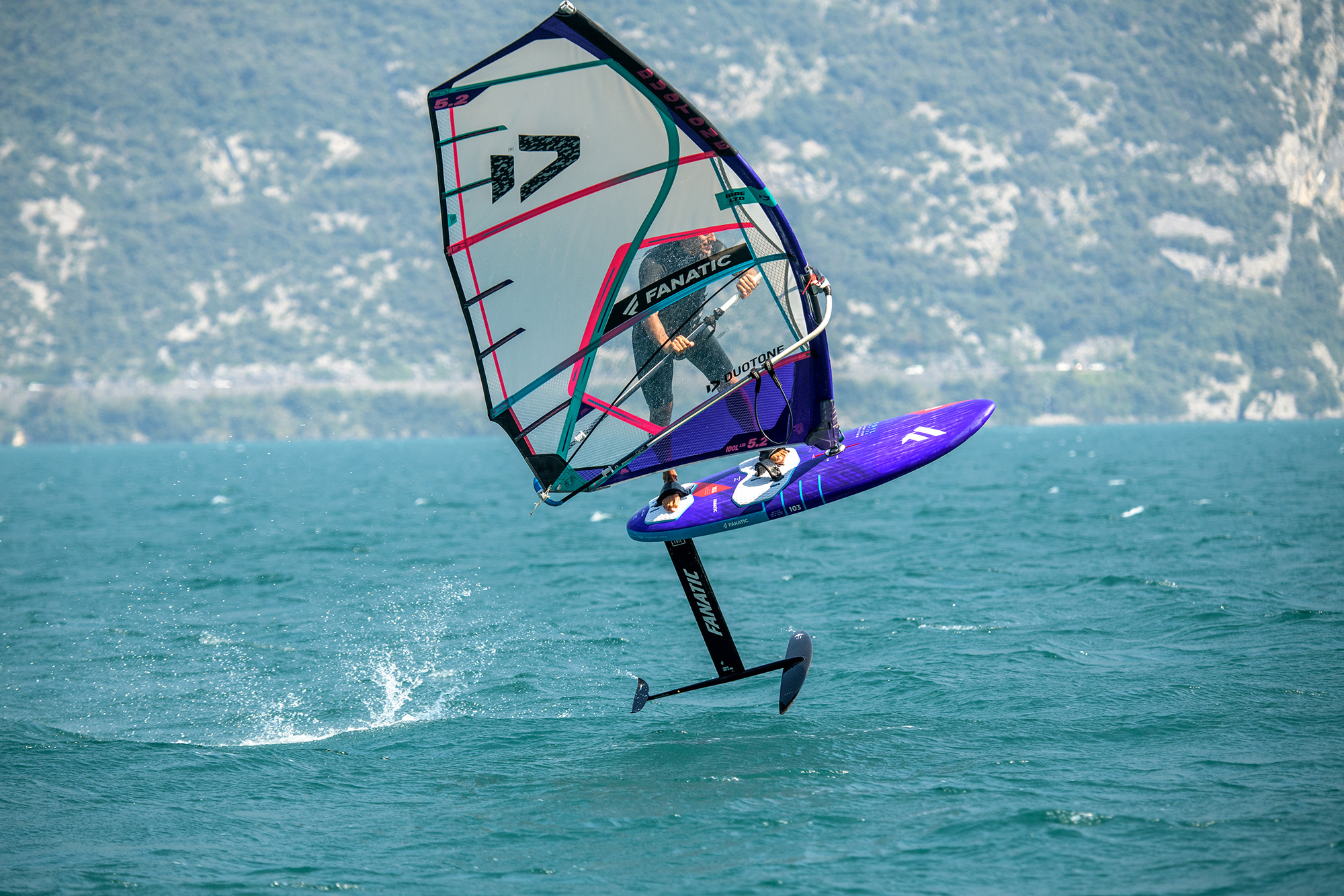 Foilstyler in Lake Garda