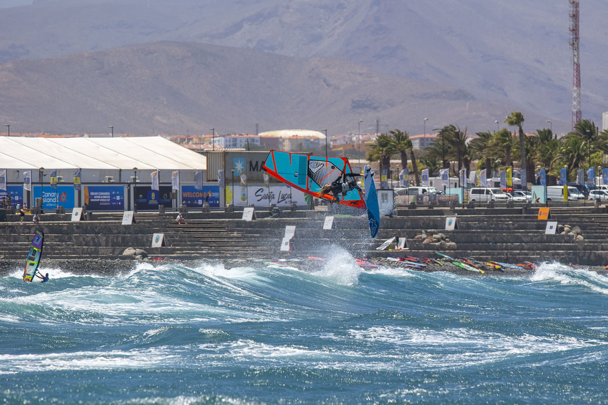 Looping in Gran Canaria