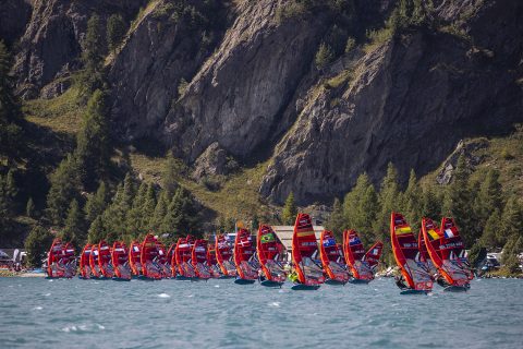 Amazing foil racing conditions!