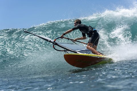 Bottom turn at Hookipa