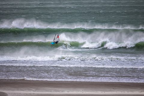 Timo clocking a bomb at Newgale