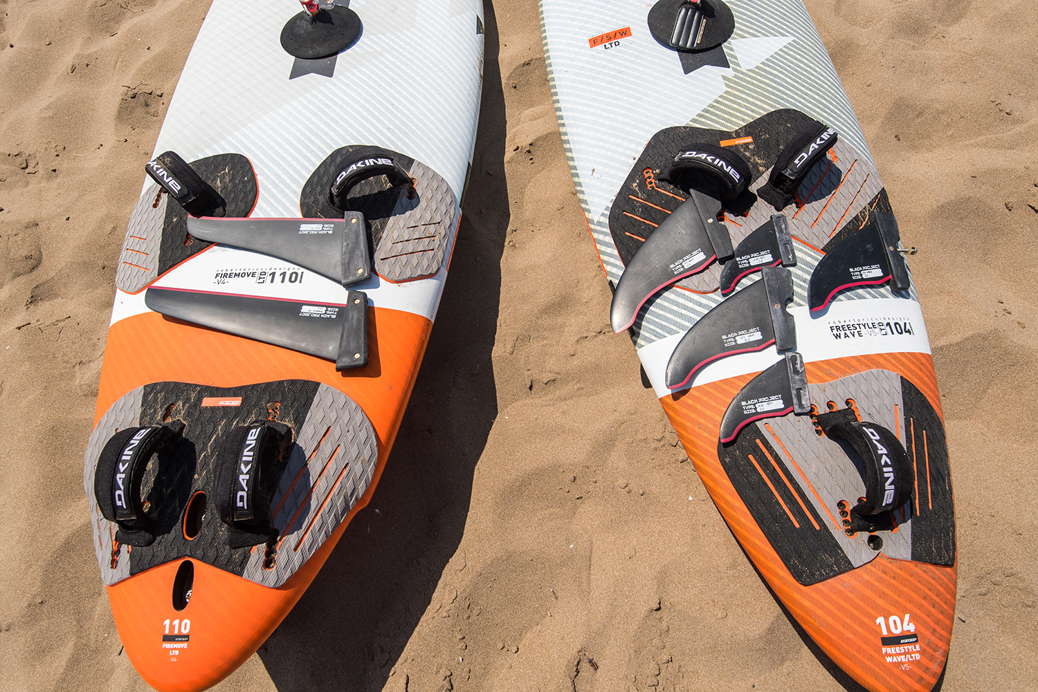 Increase your board’s range by having 2 – 3 fins for it and changing them accordingly. Photo by Eye Sea You.
