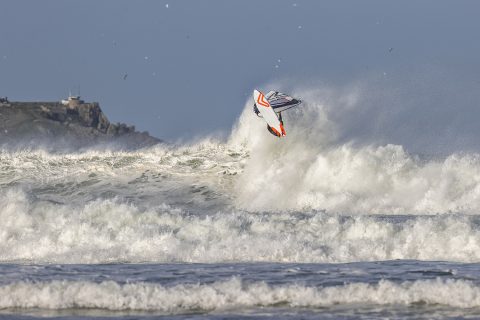 Timo punches an aerial