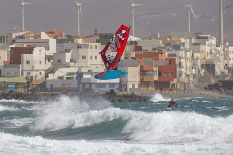 Daida table forward in Gran Canaria