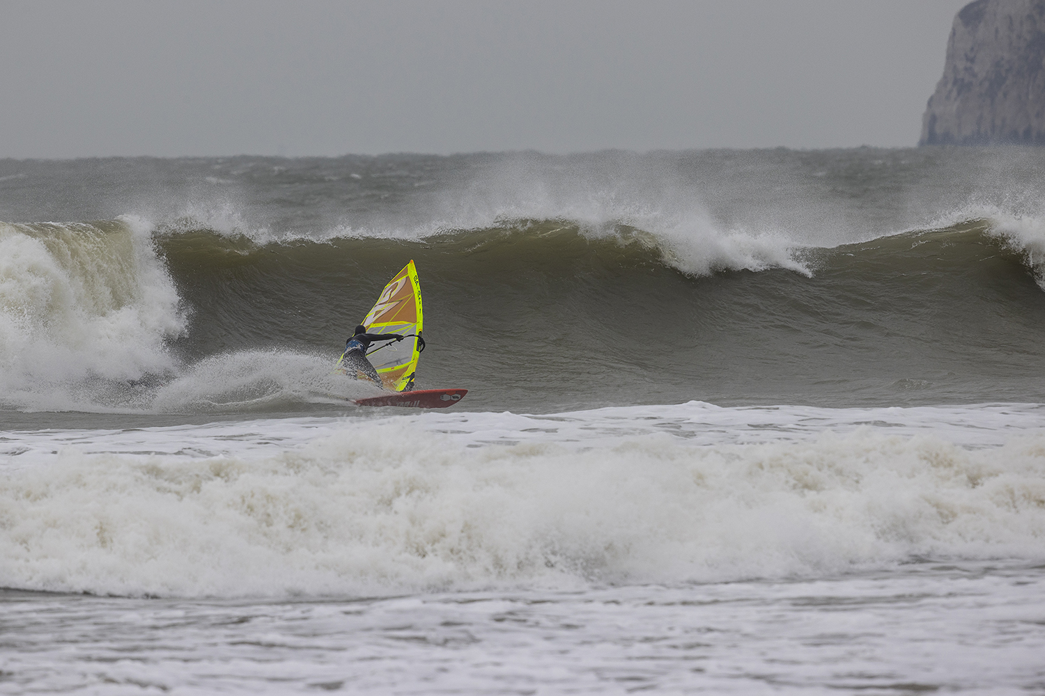 Rare swell with east winds