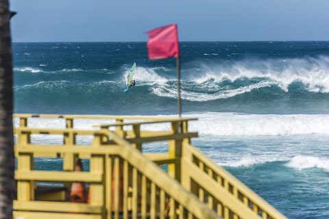 Robby Swift charging in Maui