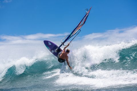 Starboard tack style at Ho'okipa