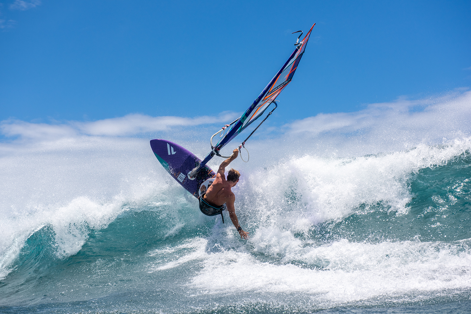 Starboard tack style at Ho'okipa