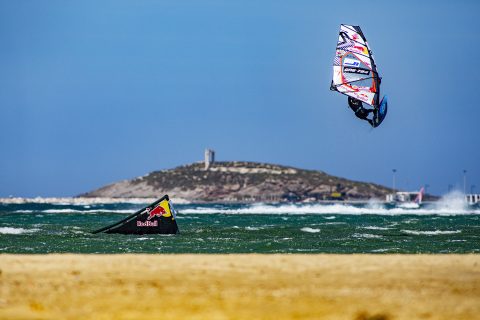 Lennart flying high in Naxos Photo - Ronny Skevis