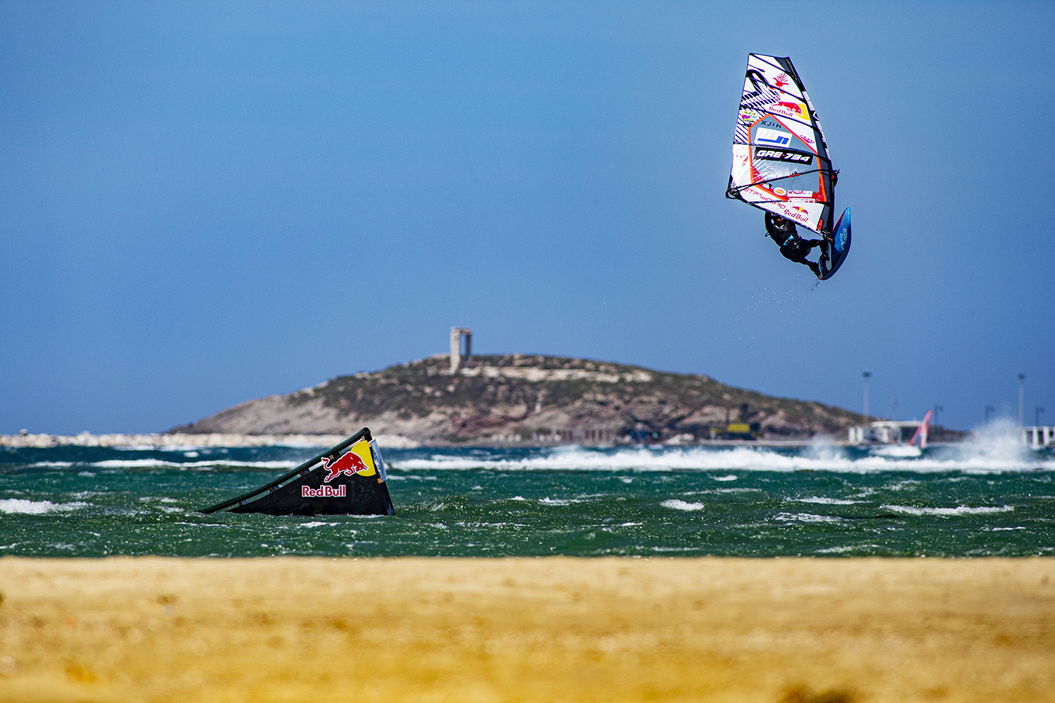 Lennart flying high in Naxos Photo - Ronny Skevis