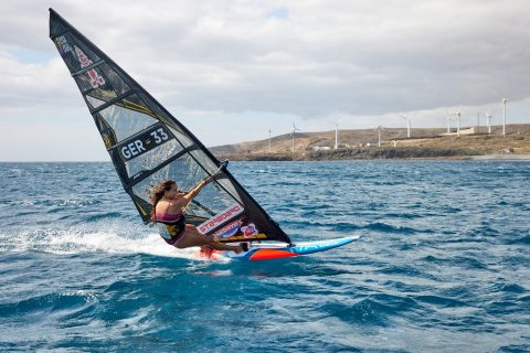 starboard-isonic-67-windsurf-board-race-210309130226_K0A5304