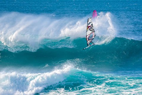 Philip Köster ripping in Maui