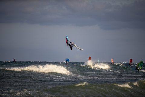 Lennart Neubauer flying high: Photo - Alex Grymanis / Red Bull Content Pool