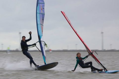kids-love-windsurfing-1536x1023