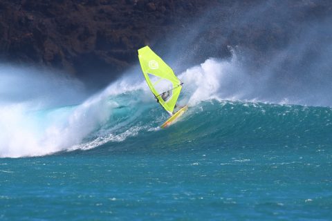 Firing Maui south shore swell