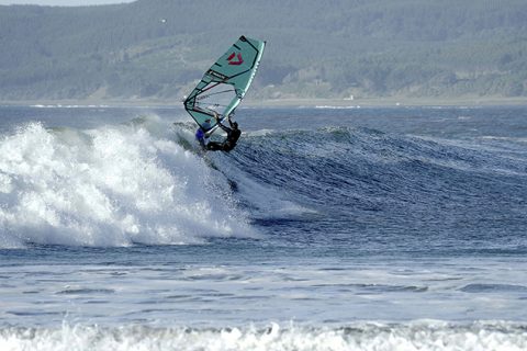 Chasing Surazo_Marc_windsurfing on glass