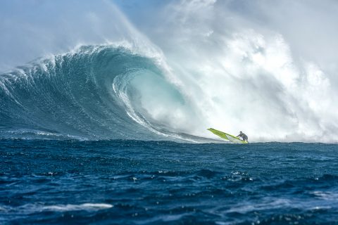Marcilio drops into a monster at Jaws