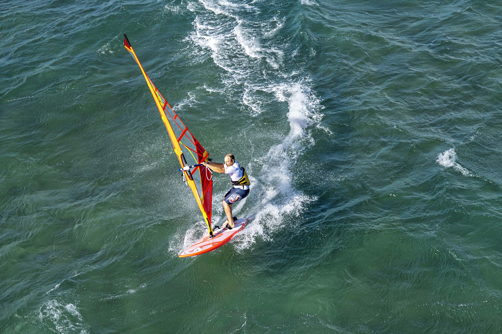 2022_sails_mark_action2