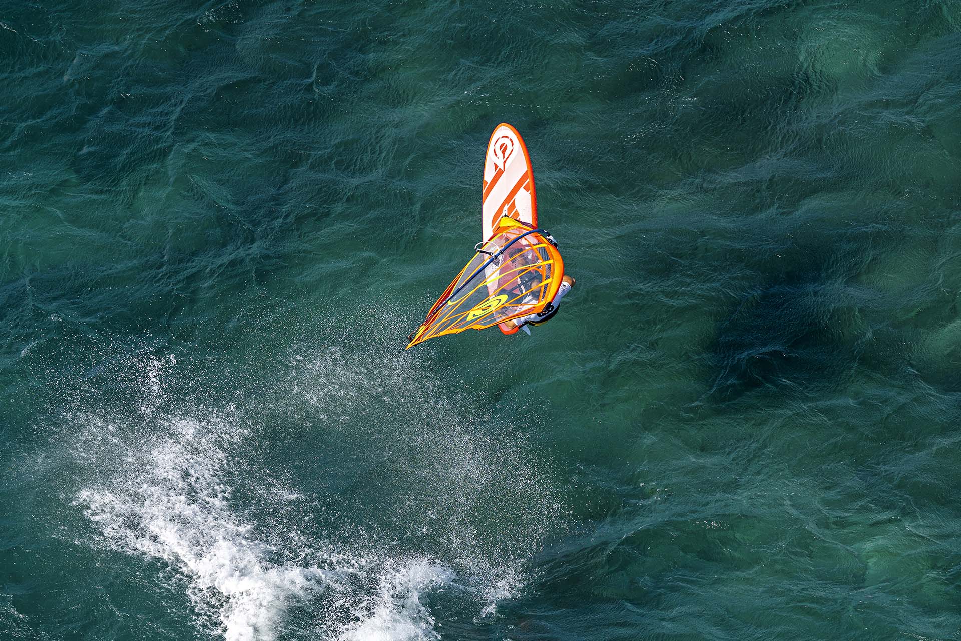 2022_sails_mark_action4