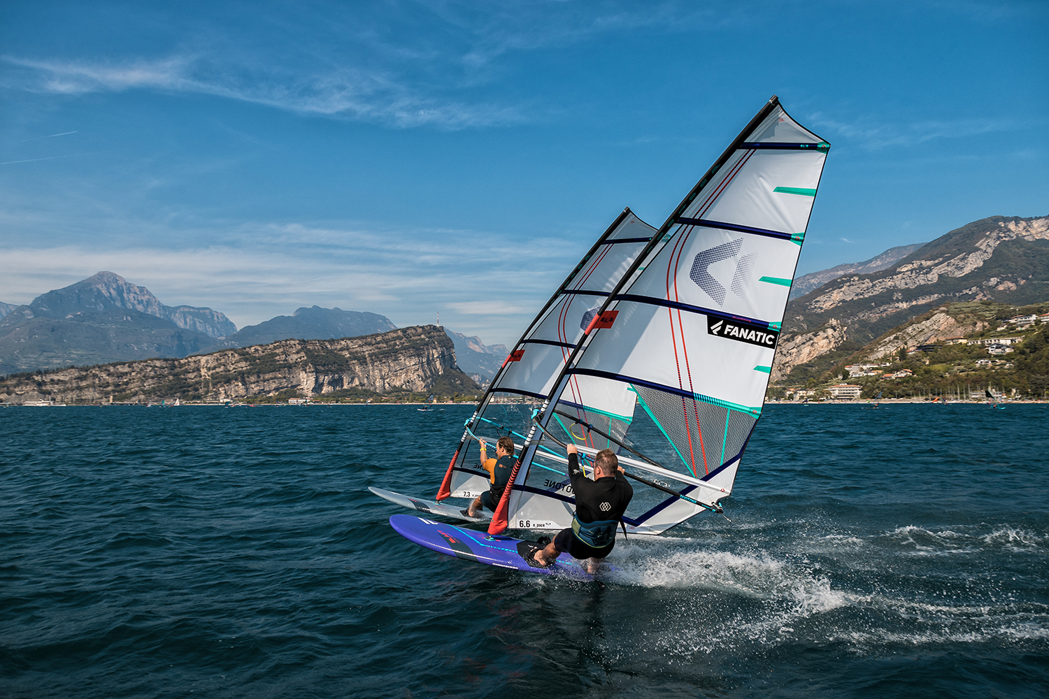 DTW-Duotone-E_PaceSLS-MarcoLang-JordyVonk-LakeGarda-2022-SimonCrowther-D6I1220