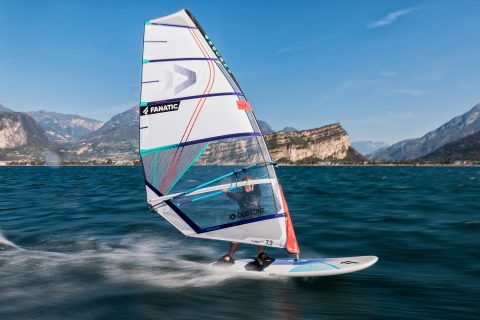 DTW-Duotone-E_PaceSLS-MarcoLang-LakeGarda-2022-SimonCrowther-D6I0562