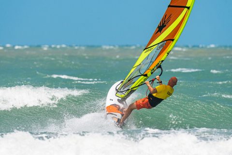 Carving into the wind to supposedly gain more height will often see you taking off on your heelside which will both restrict your airtime and lead to a heavy into the wind landing.