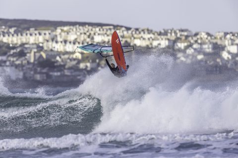 Sam Latham throws an air at Hayle