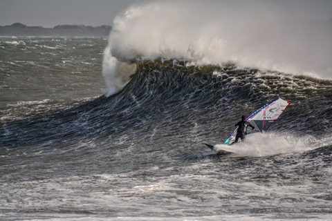 Marc Pare faced with a dilemma to hit this lip or not at Thorli copy