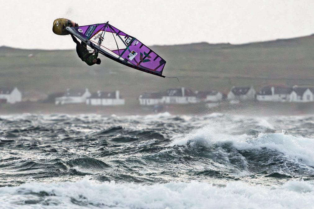 Lucas wins in Tiree